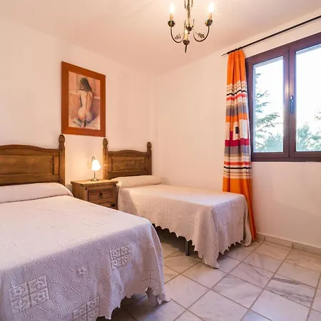2-bedroom Ibipozo With Pool Cuenca (Jaen)